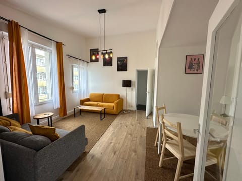 Elegant 2 Bedroom Apartment with Free Parking Paris St-Denis by Immo Kit BNB Apartment in Saint-Denis, France