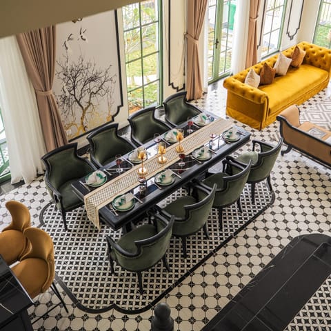 Food and drinks, Dining area, Food