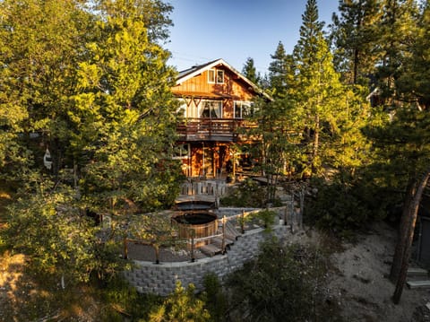 Property building, Spring, Day, Natural landscape, Garden, Garden view