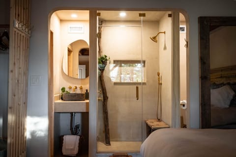 Shower, Toilet, Bed, Bathroom, Bedroom, towels