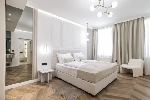 Bed, People, Seasons