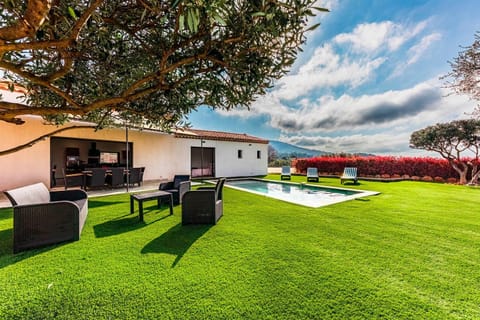Seating area, Garden view, Swimming pool