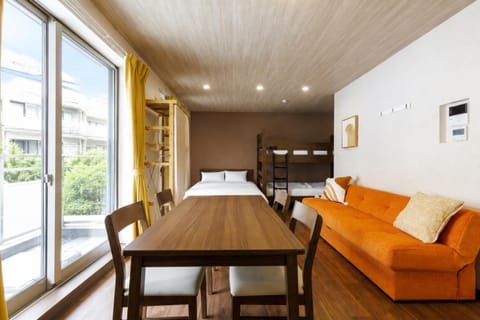 Bed, Dining area, Bedroom, bunk bed