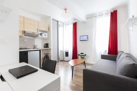 TV and multimedia, Seating area, kitchen