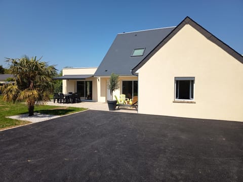 Maison des Laquais House in Normandy