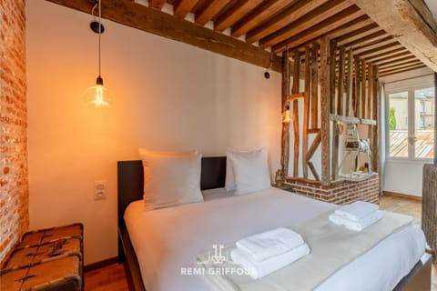 Le Spa de Lou Hot Tub Sauna & Private Patio 2 Guests House in Honfleur