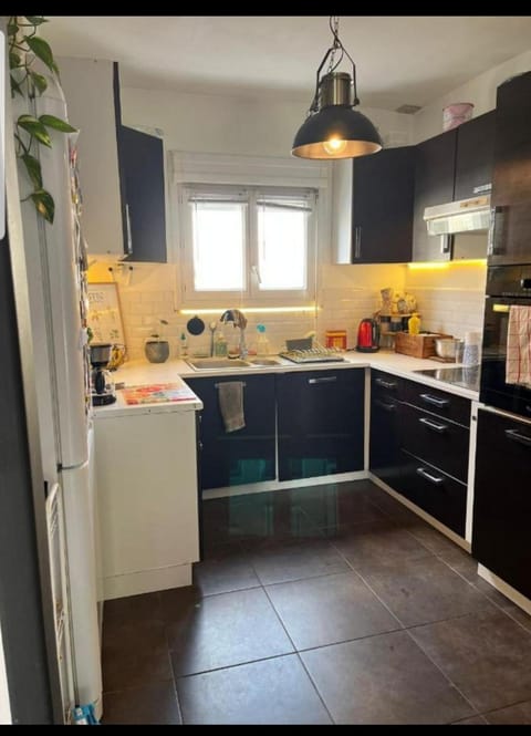 Chambre double chez l'habitant proche du circuit Vacation rental in Le Mans