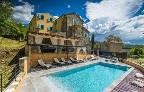 Property building, Swimming pool