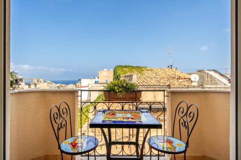 View (from property/room), Balcony/Terrace, Sea view