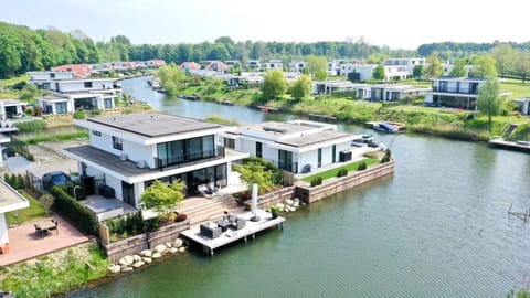 Property building, Bird's eye view