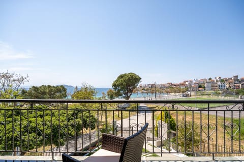 Day, View (from property/room), Balcony/Terrace, City view, Sea view