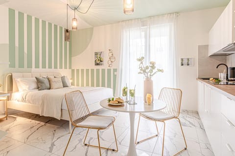 Bed, Kitchen or kitchenette, Living room, Photo of the whole room, Dining area, Bedroom