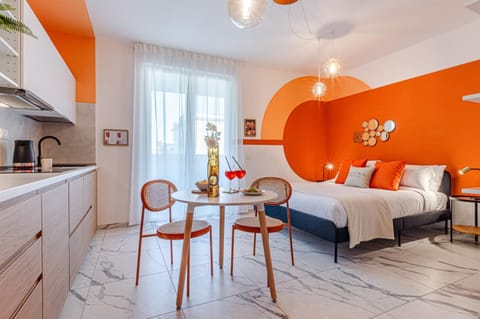 Bed, Kitchen or kitchenette, Living room, Photo of the whole room, Seating area, Dining area, Bedroom