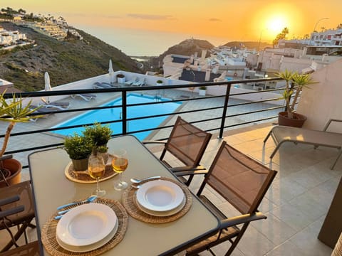 Balcony/Terrace, Swimming pool