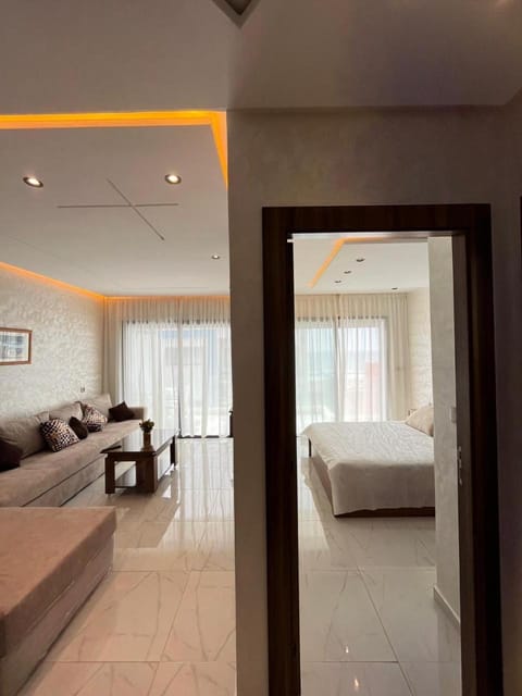 Bed, Living room, Photo of the whole room, Seating area, Bedroom