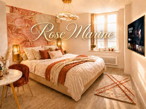 Bed, TV and multimedia, Living room, Bedroom