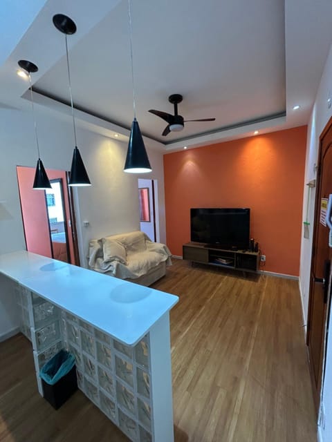 TV and multimedia, Living room, Seating area, Bedroom