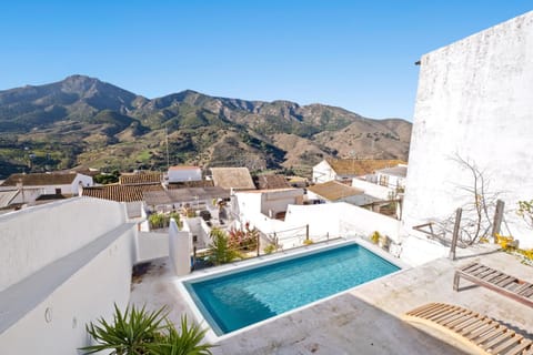 Mountain view, Pool view
