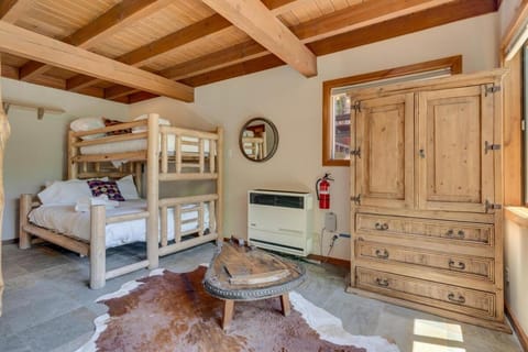 Hyphen 4-bedrooms rental, private beach, filtered view Villa in Tahoe City