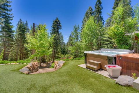 Hyphen 4-bedrooms rental, private beach, filtered view Villa in Tahoe City