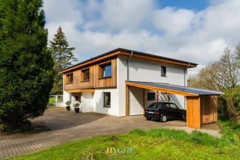 Property building, Spring, Day, Garden view