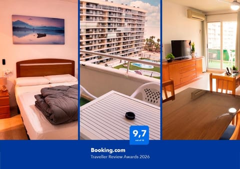 Bed, TV and multimedia, Living room, Photo of the whole room, Seating area, Bedroom
