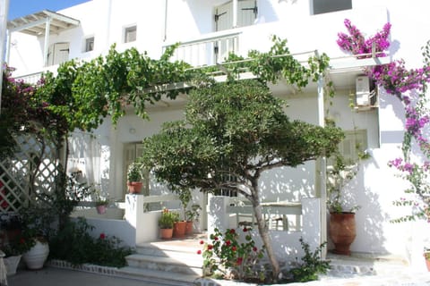 Facade/entrance, Day