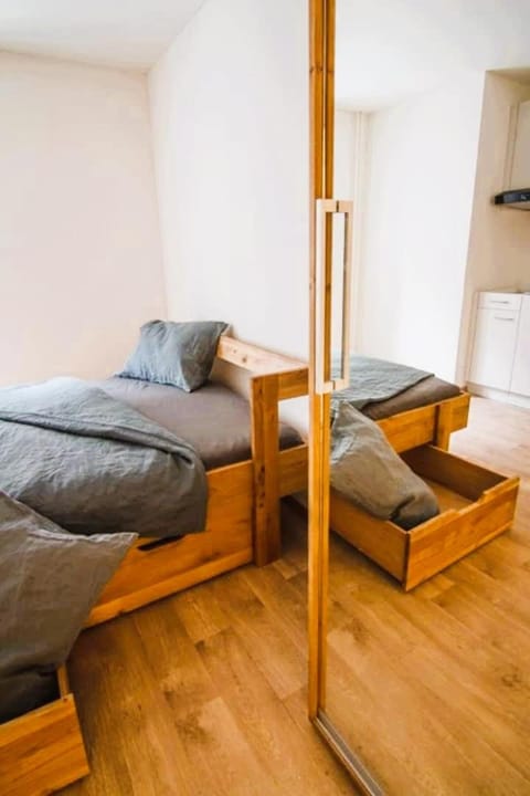 Zurich City Center Apartments next to Zurich HB Main Train Station LA - Self Checkin Apartment in Zurich City