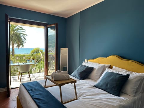 Bed, Natural landscape, View (from property/room), Balcony/Terrace, Photo of the whole room, Bedroom, Sea view