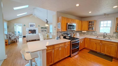 Wine Down House in Chikaming Township