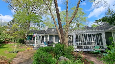 Wine Down House in Chikaming Township