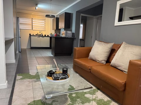 Kitchen or kitchenette, Living room, Seating area