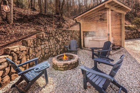 Whispering Pines Cabin Cabin in Qualla