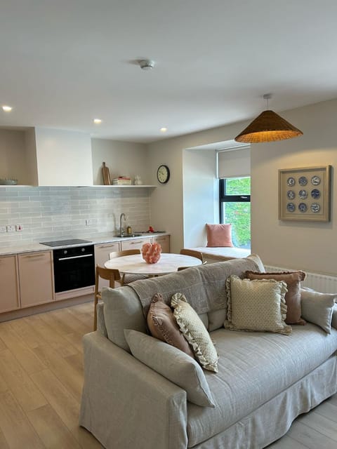 Kitchen or kitchenette, Living room, Seating area