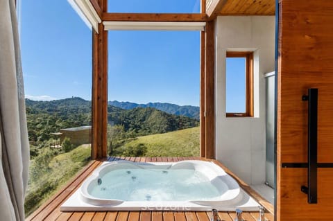 Hot Tub, Bathroom, Mountain view
