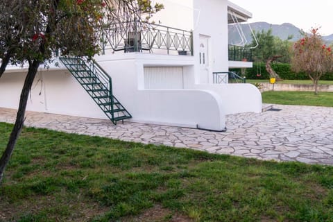 Olive Harmony House Apartment in Messenia