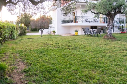 Olive Harmony House Apartment in Messenia