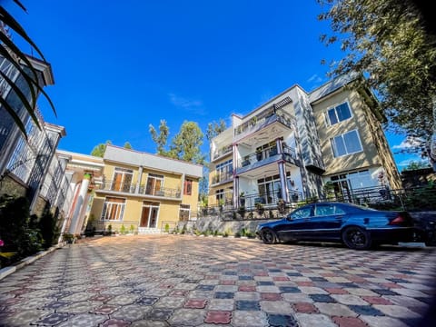 Property building, Day, Parking