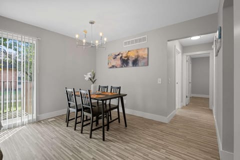 Serene & Modern Haven for Relaxation Apartment in Rochester