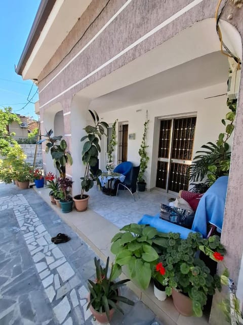 Property building, Balcony/Terrace, Garden view
