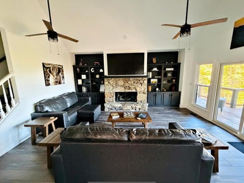 Cloud Nine by Carolina Mornings House in Upper Hominy