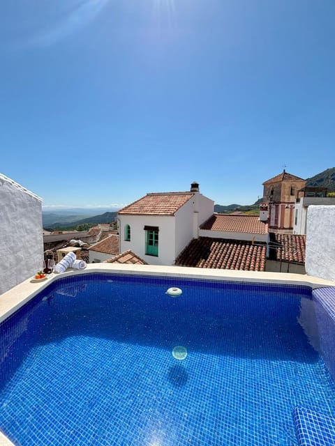 Mountain view, Swimming pool