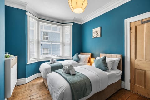 Bed, Photo of the whole room, Bedroom, towels, wardrobe