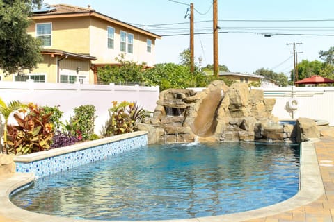 F-33 Walts Place House in Anaheim