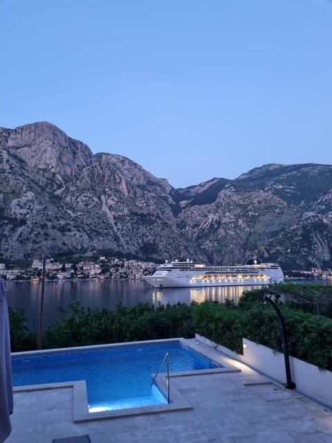 Sea view apartment with heated pool Apartment in Kotor