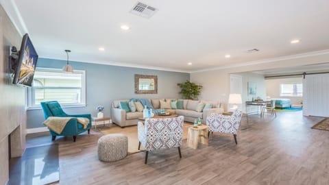 F-52 Trenton II House in Garden Grove