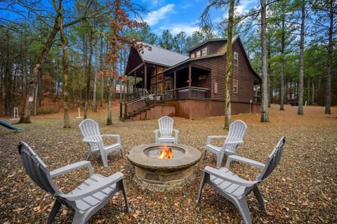 Property building, Patio, Day, Natural landscape, Garden view