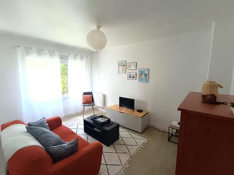 Communal lounge/ TV room, TV and multimedia, Living room