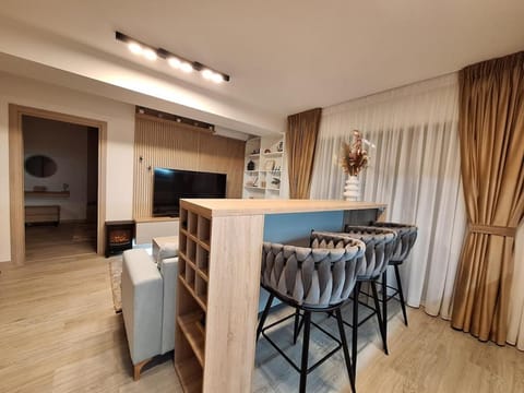 TV and multimedia, Living room, Dining area