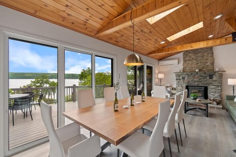 Patio, Natural landscape, View (from property/room), Balcony/Terrace, Living room, Seating area, Dining area, Lake view